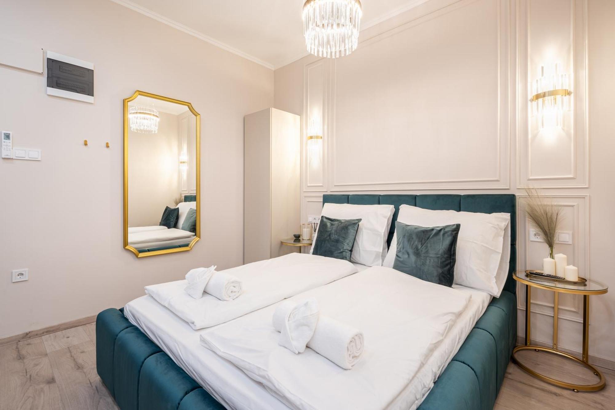 Kiraly 33 - Hidden Gem - Location By Bqa Apartament *