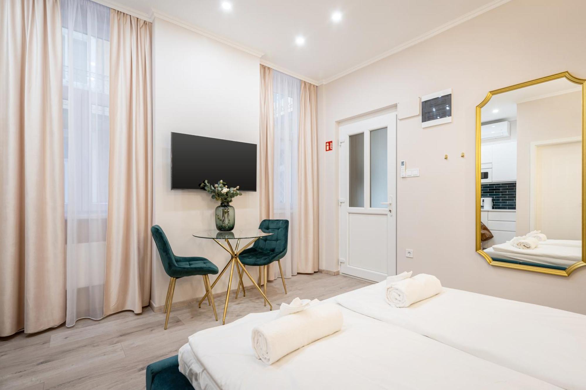 Kiraly 33 - Hidden Gem - Location By Bqa Appartement